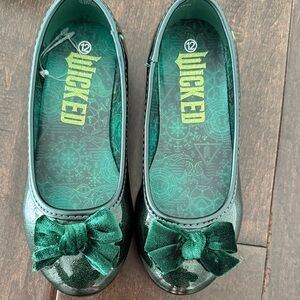 New In Box Rare Toddler Girls Wicked Green Glitter Flats with soft Bow
